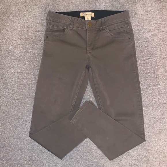 Democracy Jeans - Picture 1 of 8